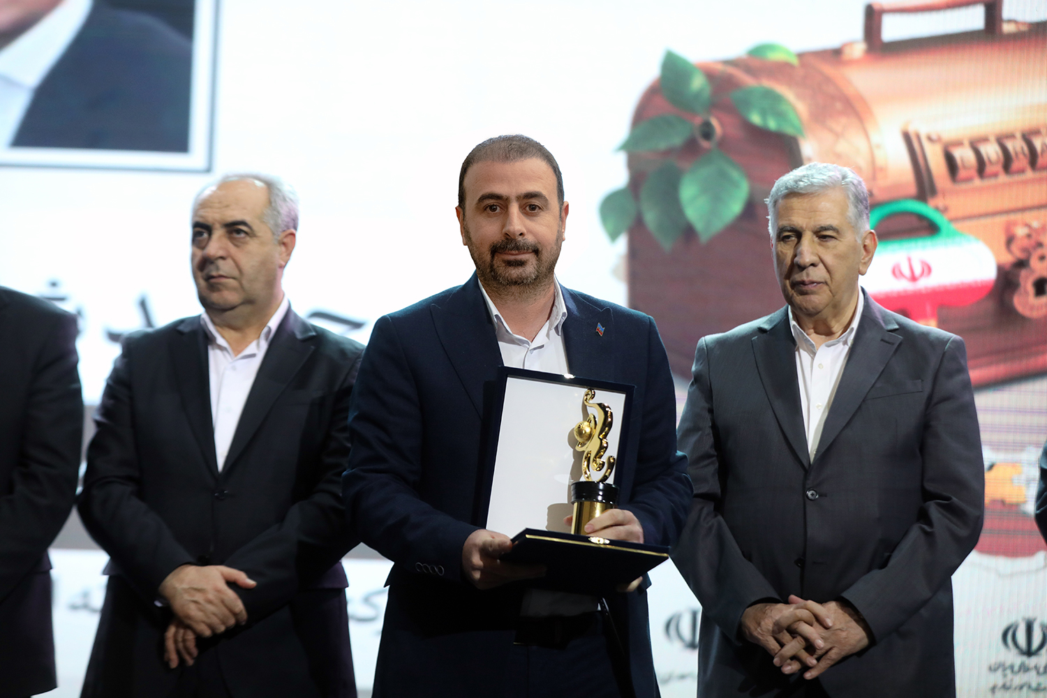 MehrAsl Manufacturing Industries Honored as the Outstanding Export Unit of East Azerbaijan Province